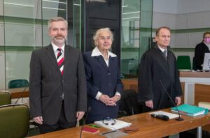 Ursula Haverbeck with her lawyers / Photo: Olaf Wagner